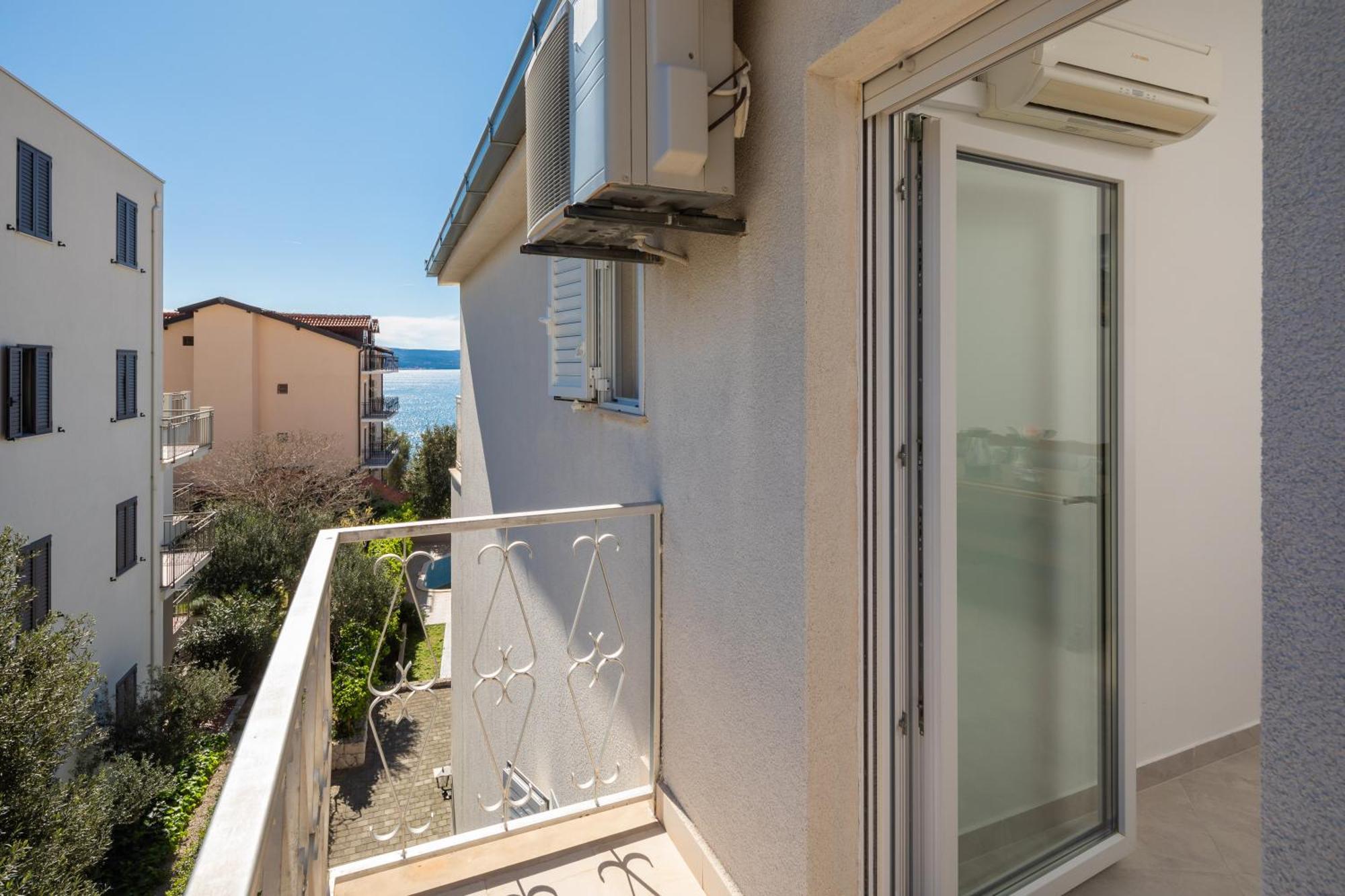 Sunshine Suites Omis Luaran gambar