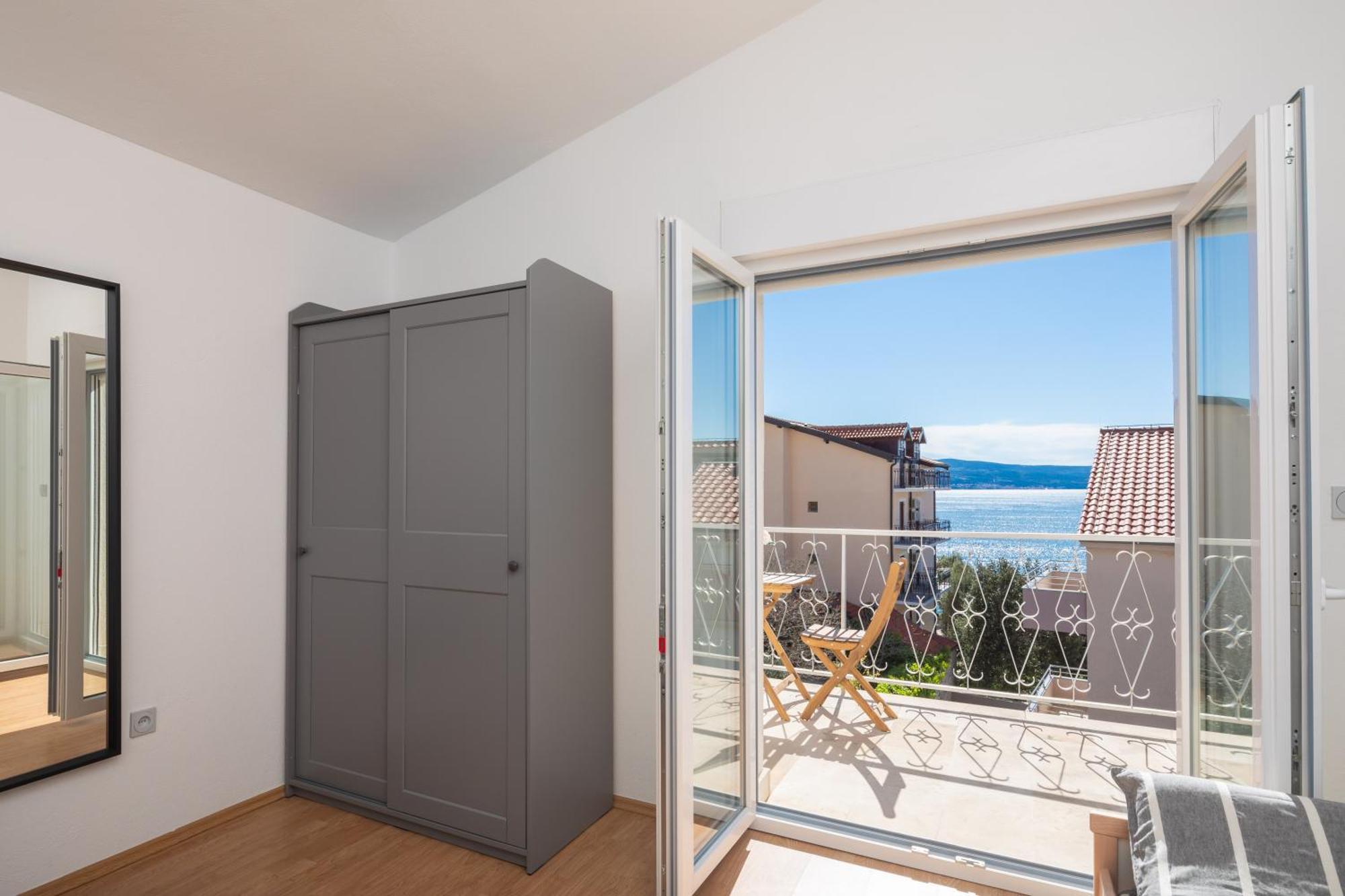 Sunshine Suites Omis Luaran gambar