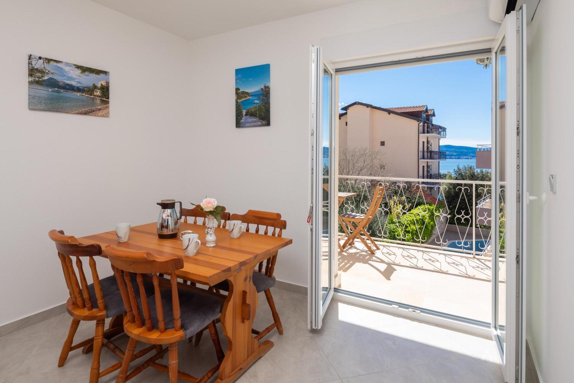 Sunshine Suites Omis Luaran gambar