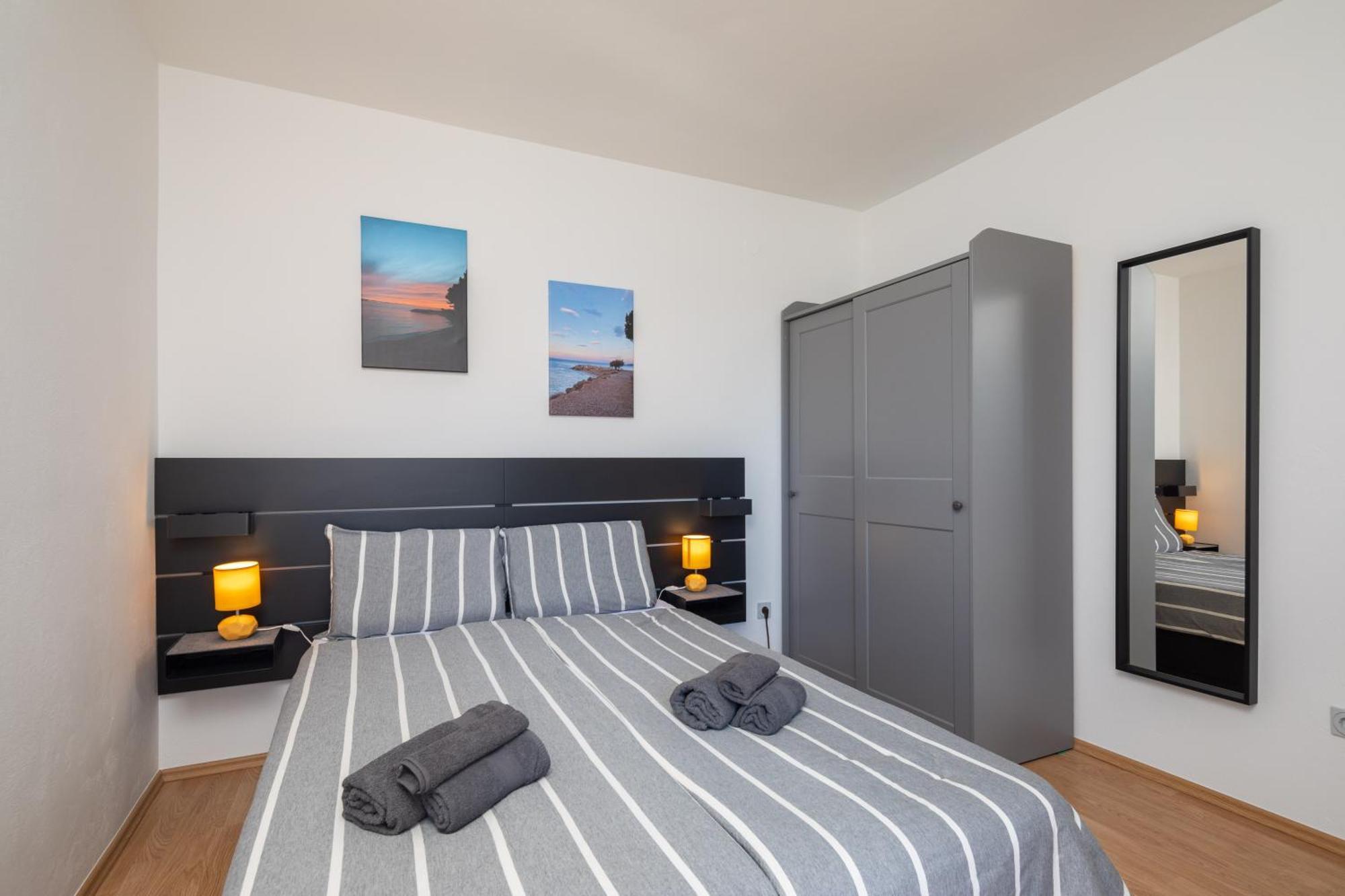 Sunshine Suites Omis Luaran gambar