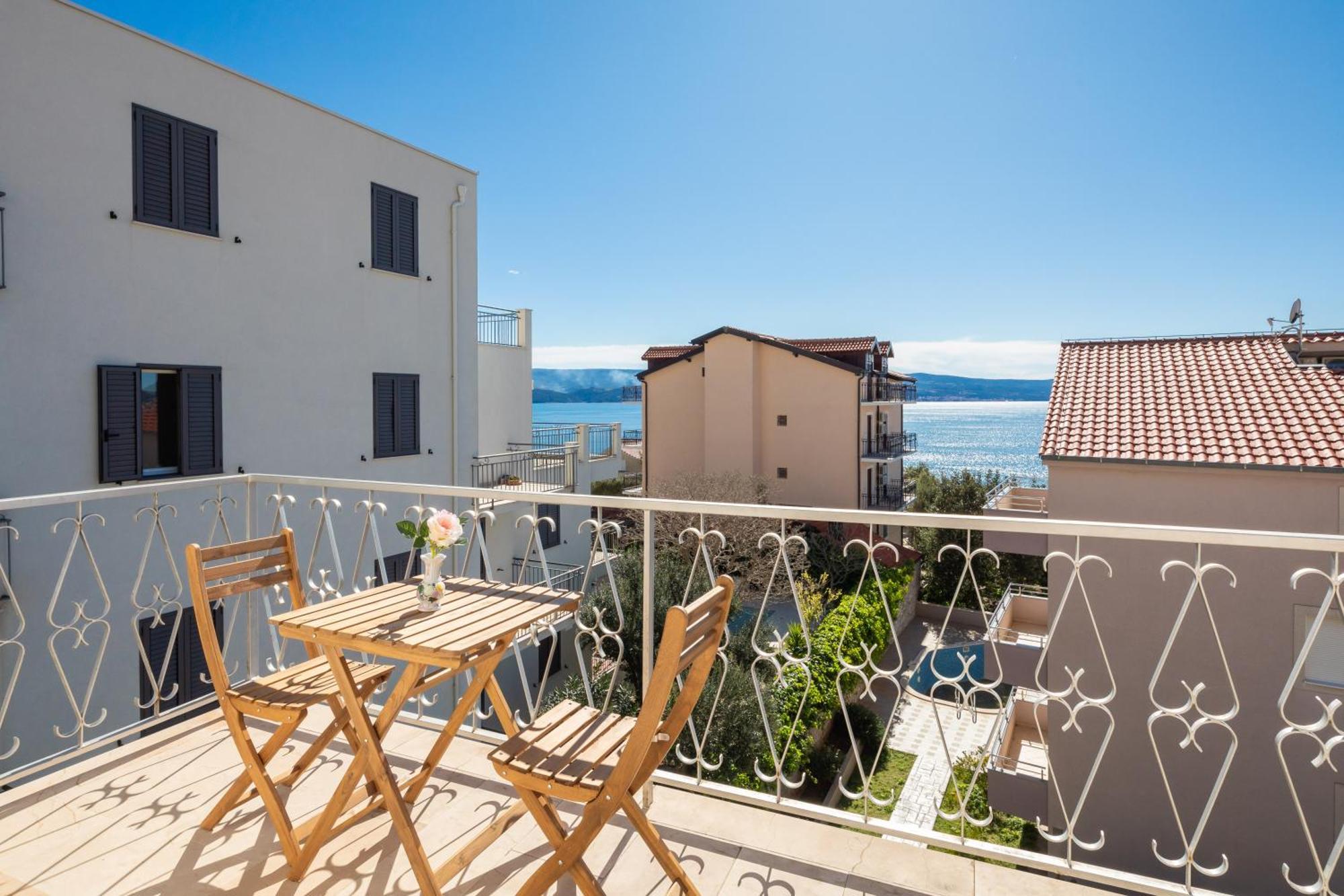 Sunshine Suites Omis Luaran gambar