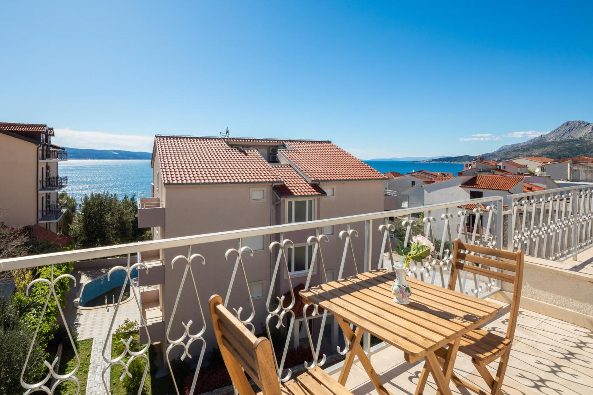 Sunshine Suites Omis Luaran gambar