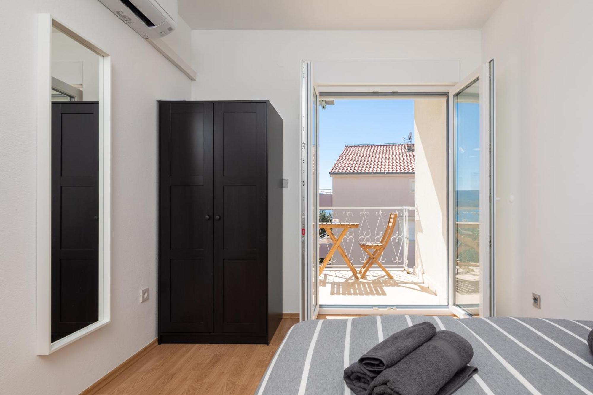 Sunshine Suites Omis Luaran gambar