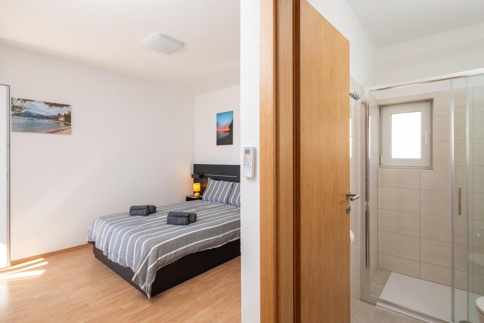 Sunshine Suites Omis Luaran gambar