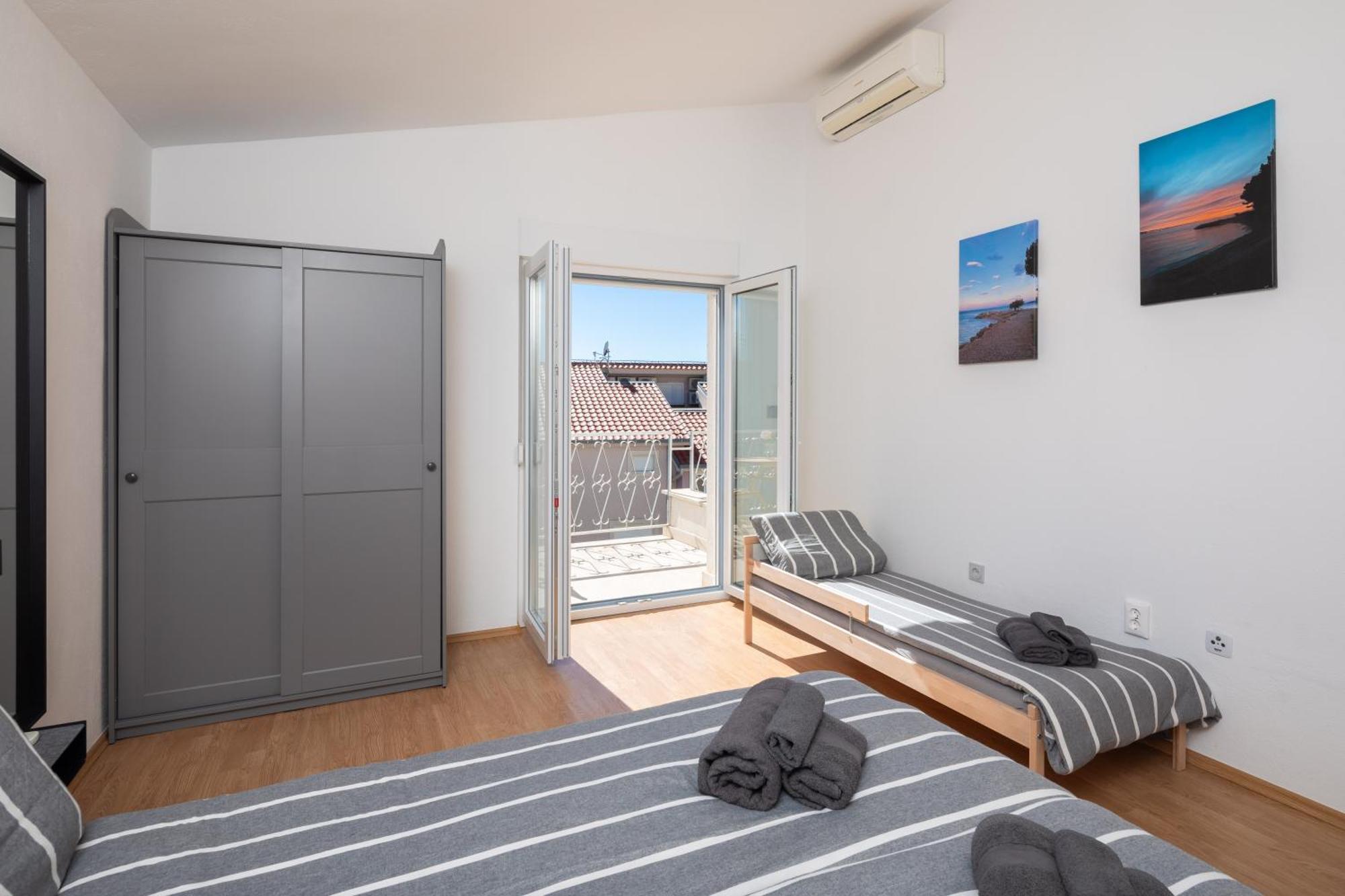 Sunshine Suites Omis Luaran gambar