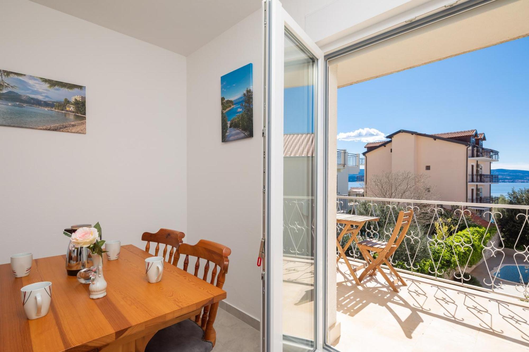 Sunshine Suites Omis Luaran gambar