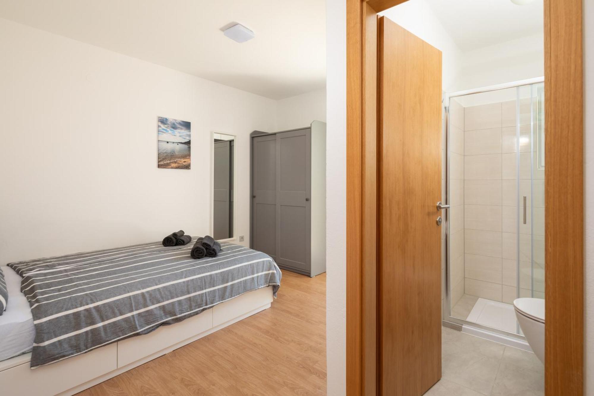 Sunshine Suites Omis Luaran gambar