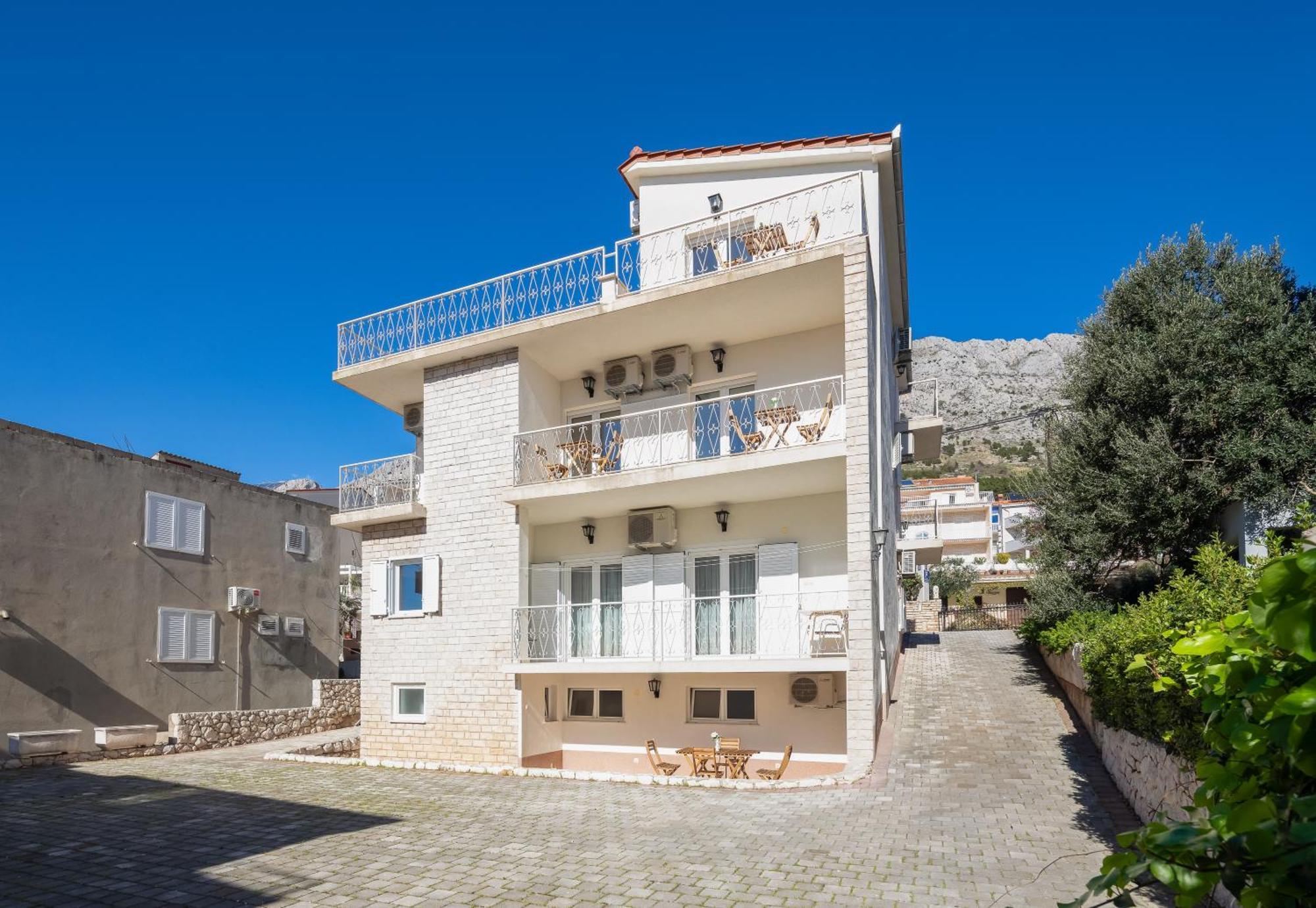 Sunshine Suites Omis Luaran gambar