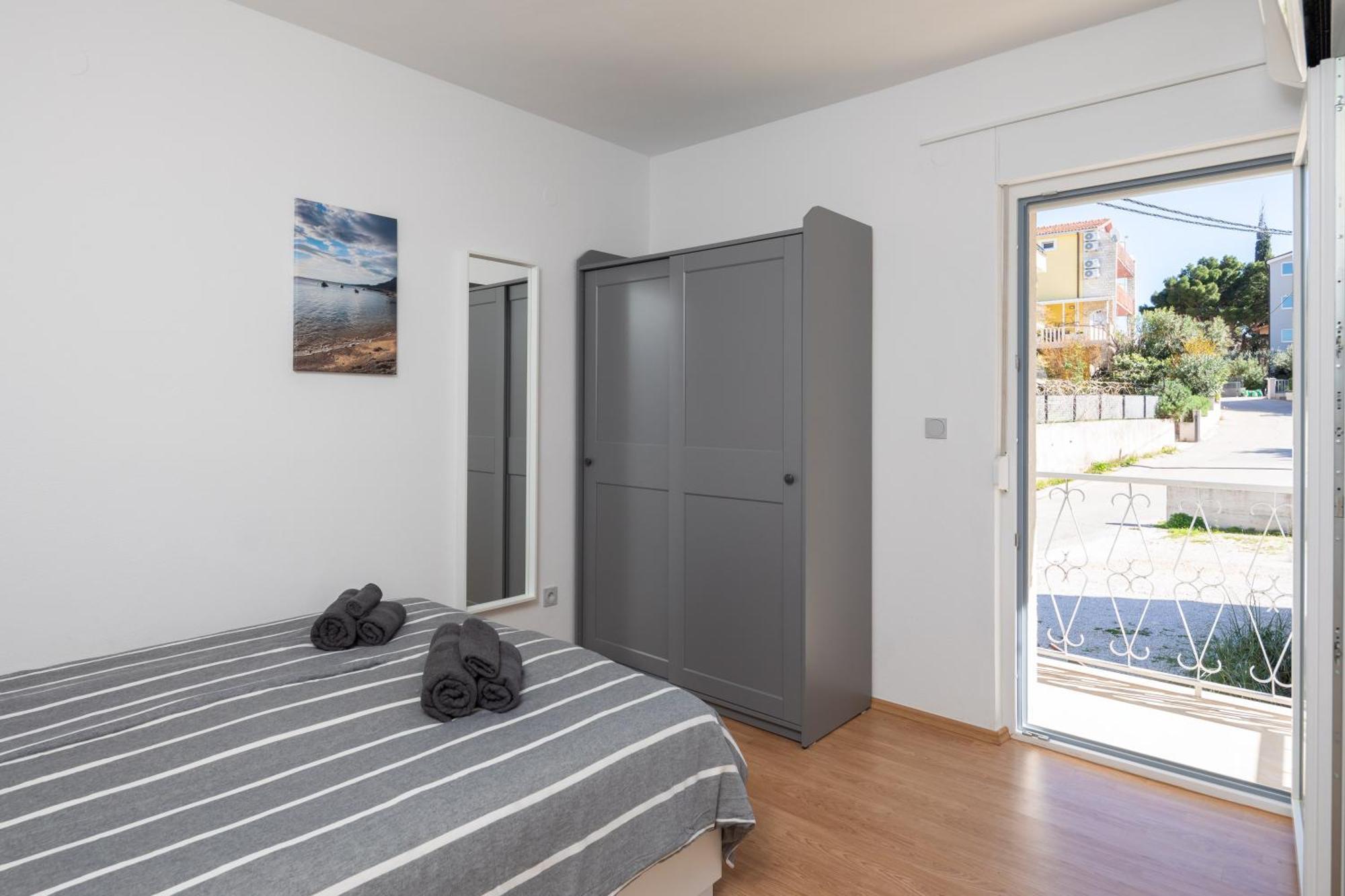 Sunshine Suites Omis Luaran gambar