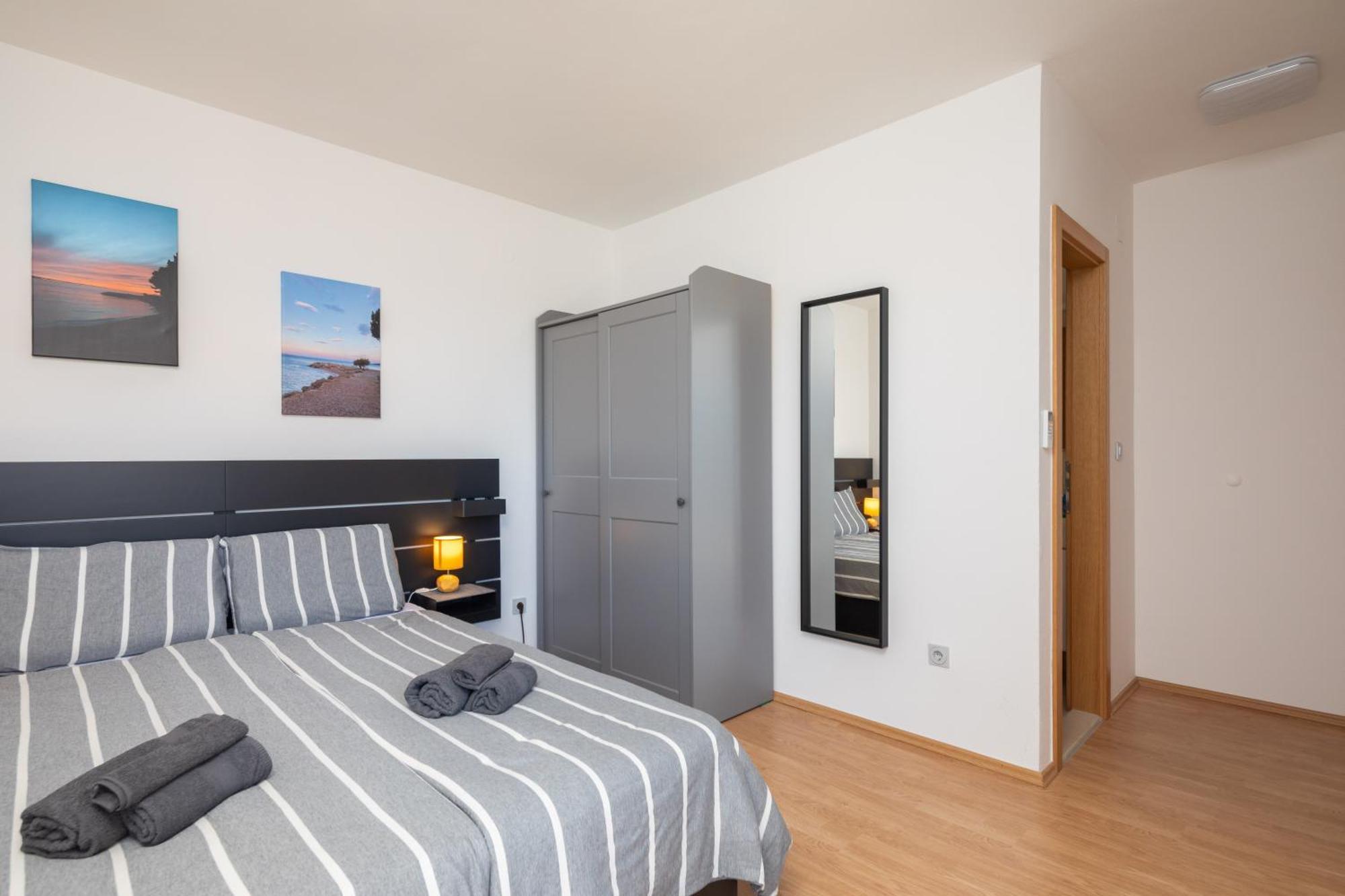 Sunshine Suites Omis Luaran gambar