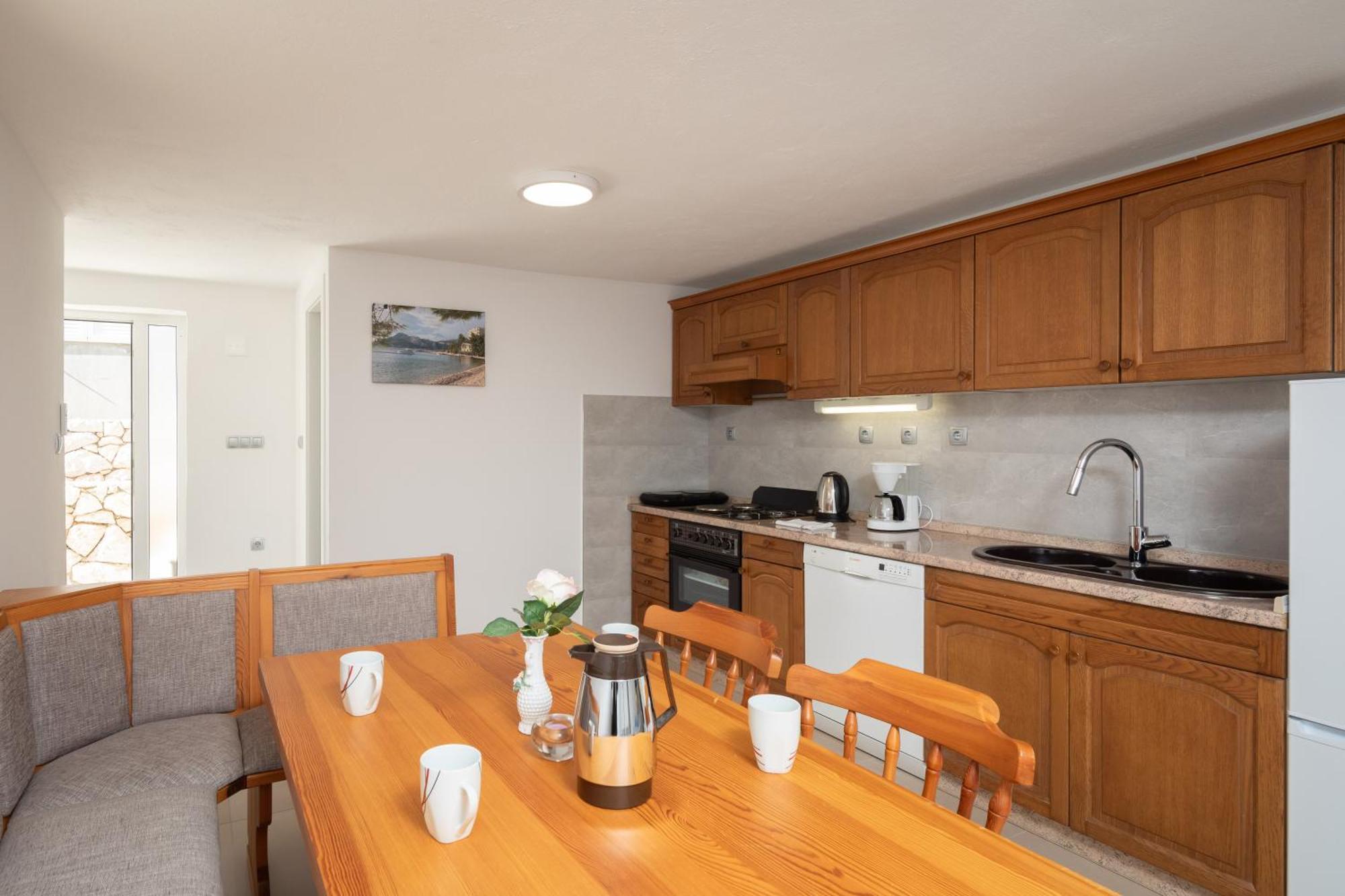 Sunshine Suites Omis Luaran gambar