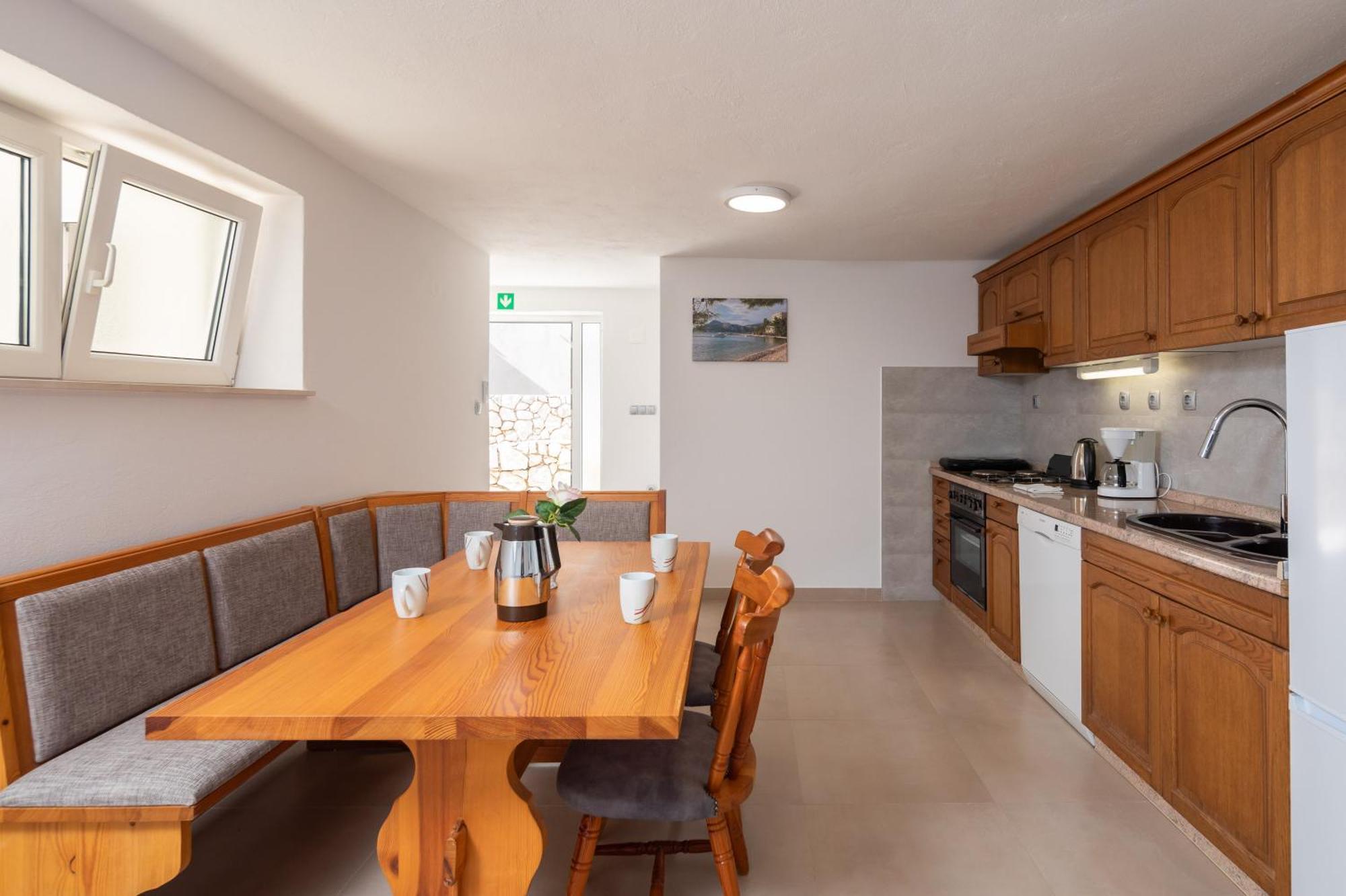 Sunshine Suites Omis Luaran gambar