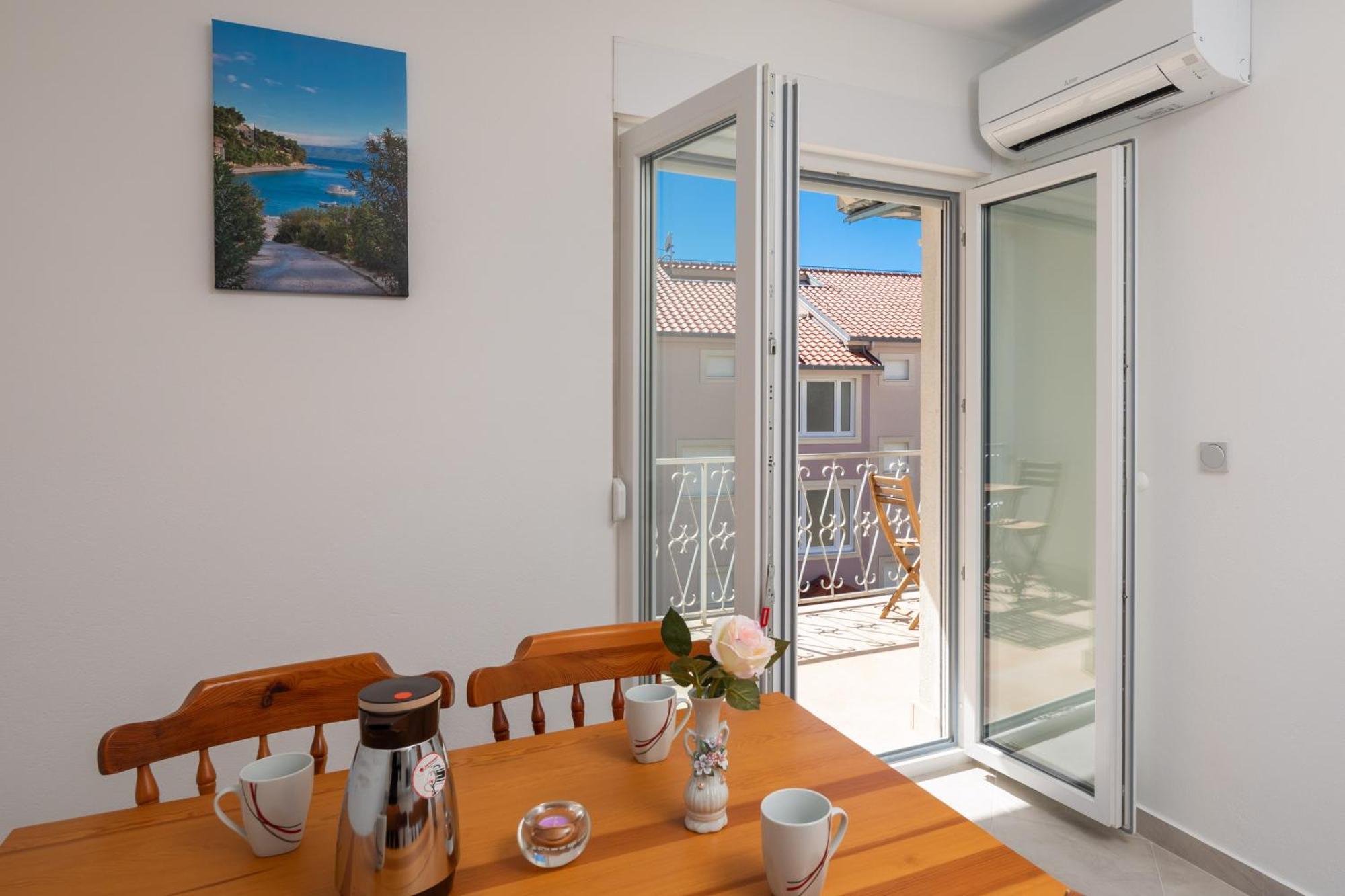 Sunshine Suites Omis Luaran gambar