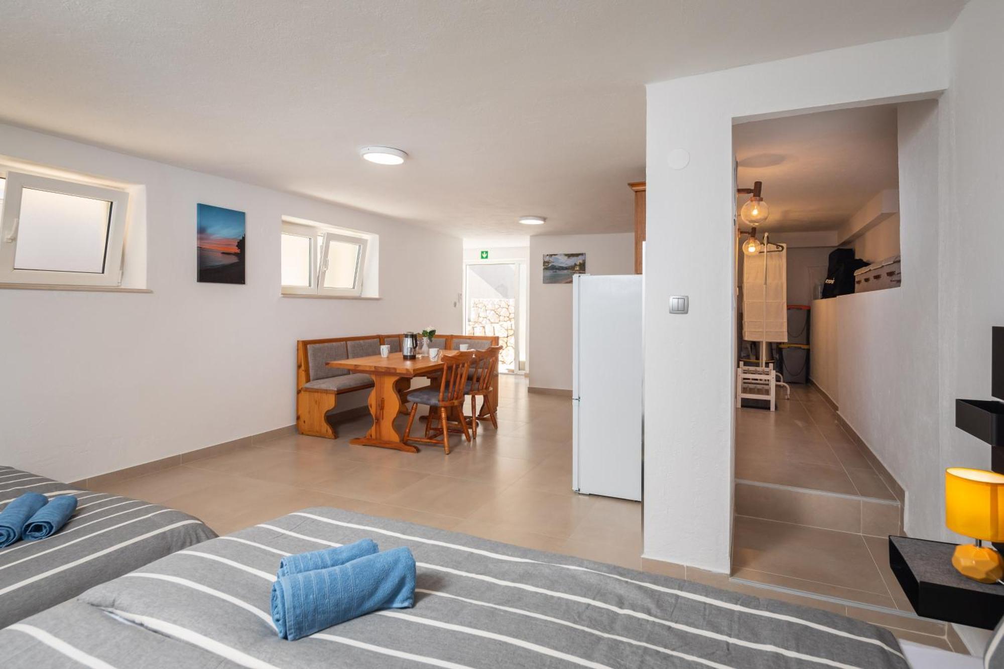 Sunshine Suites Omis Luaran gambar
