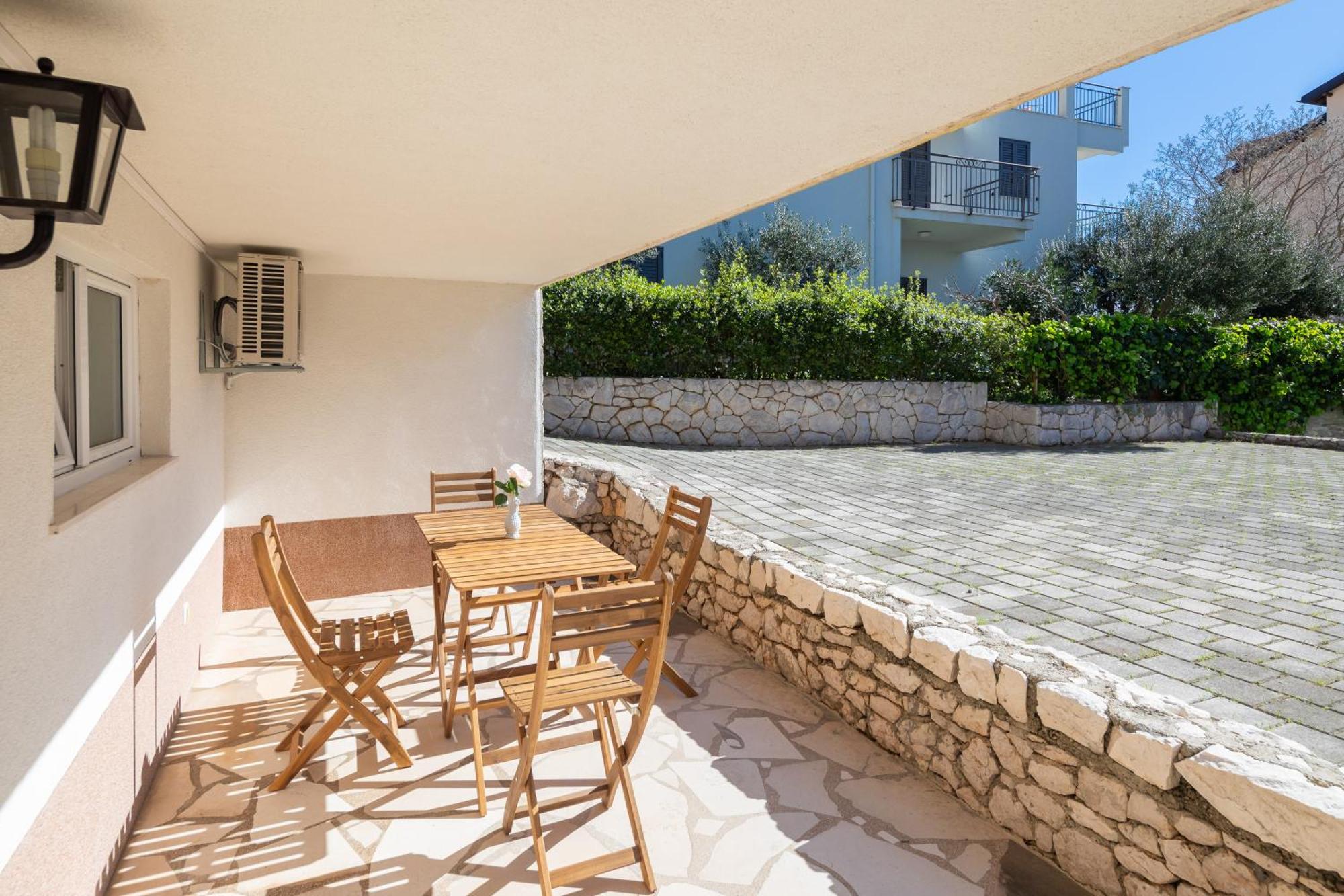 Sunshine Suites Omis Luaran gambar