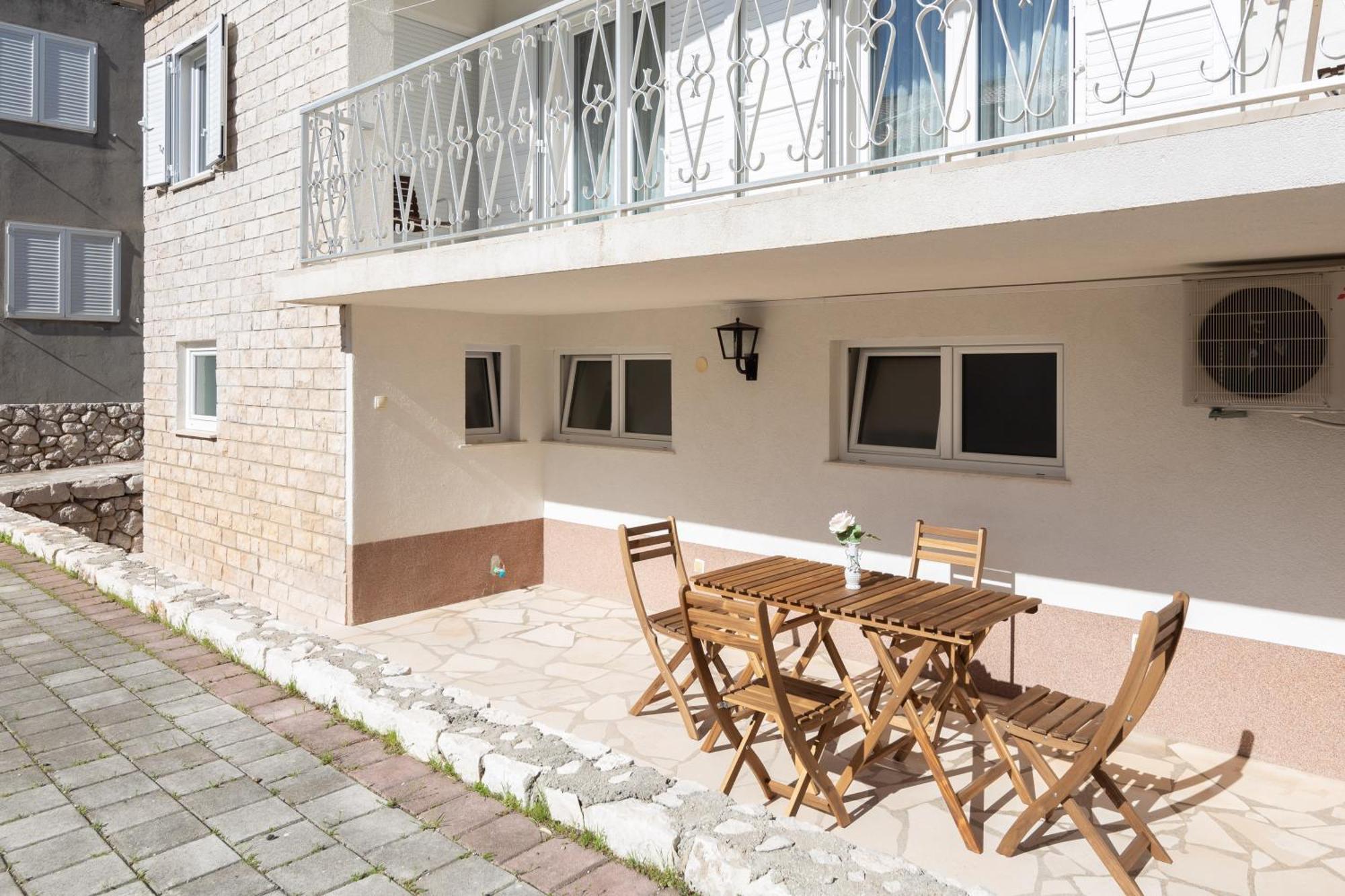 Sunshine Suites Omis Luaran gambar