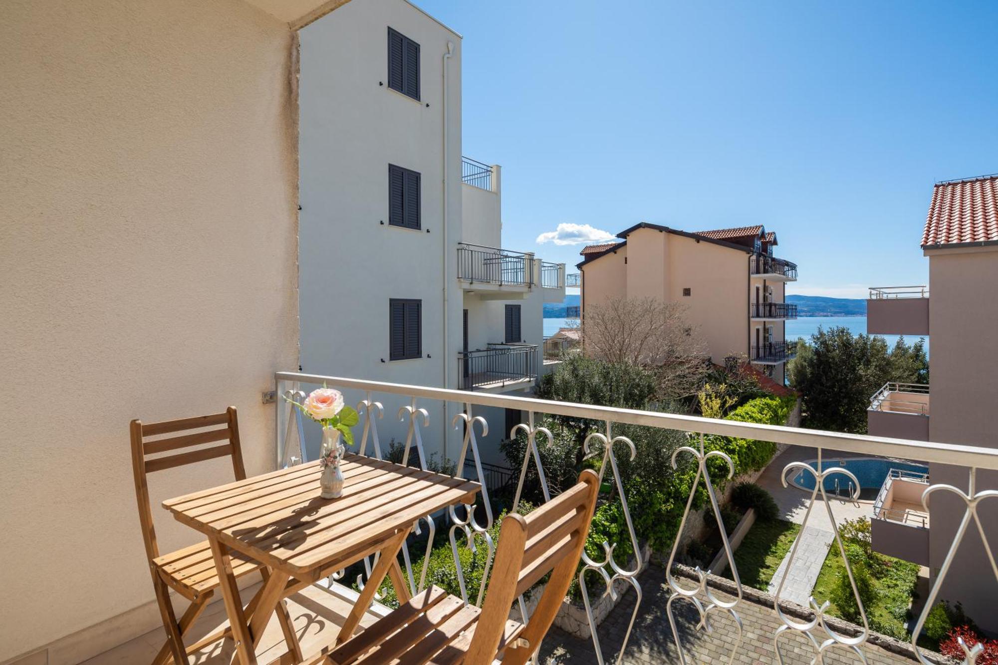 Sunshine Suites Omis Luaran gambar