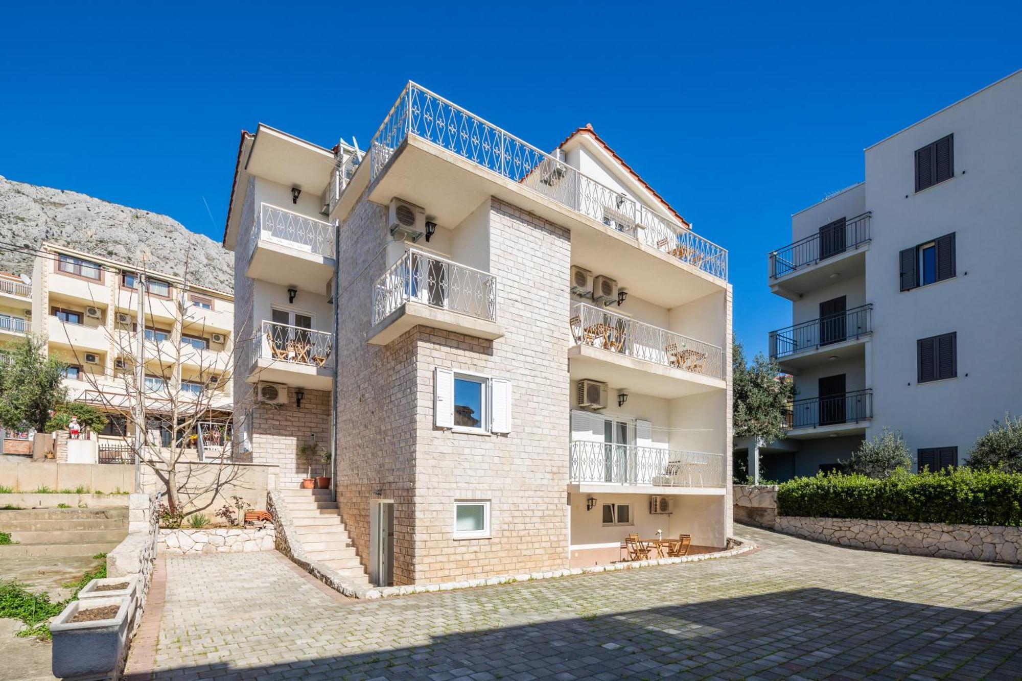 Sunshine Suites Omis Luaran gambar