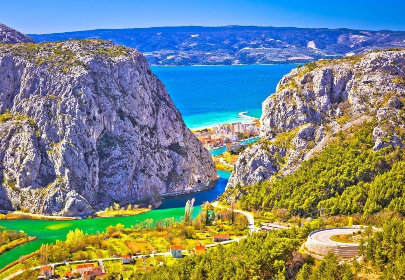 Sunshine Suites Omis Luaran gambar